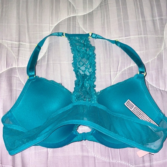 Victoria’s Secret 🩷 Front clip push up bra - Picture 3 of 5